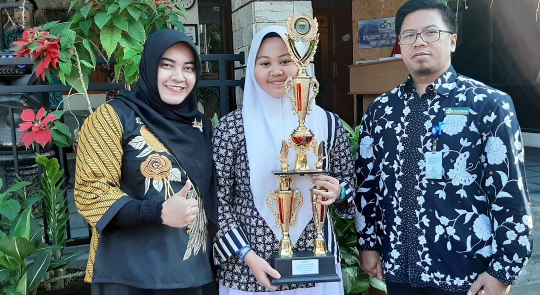 Prestasi Siswa SMP DH dalam Lomba Poster Peringatan Hari Kanker Paru YKI Kota Bandung